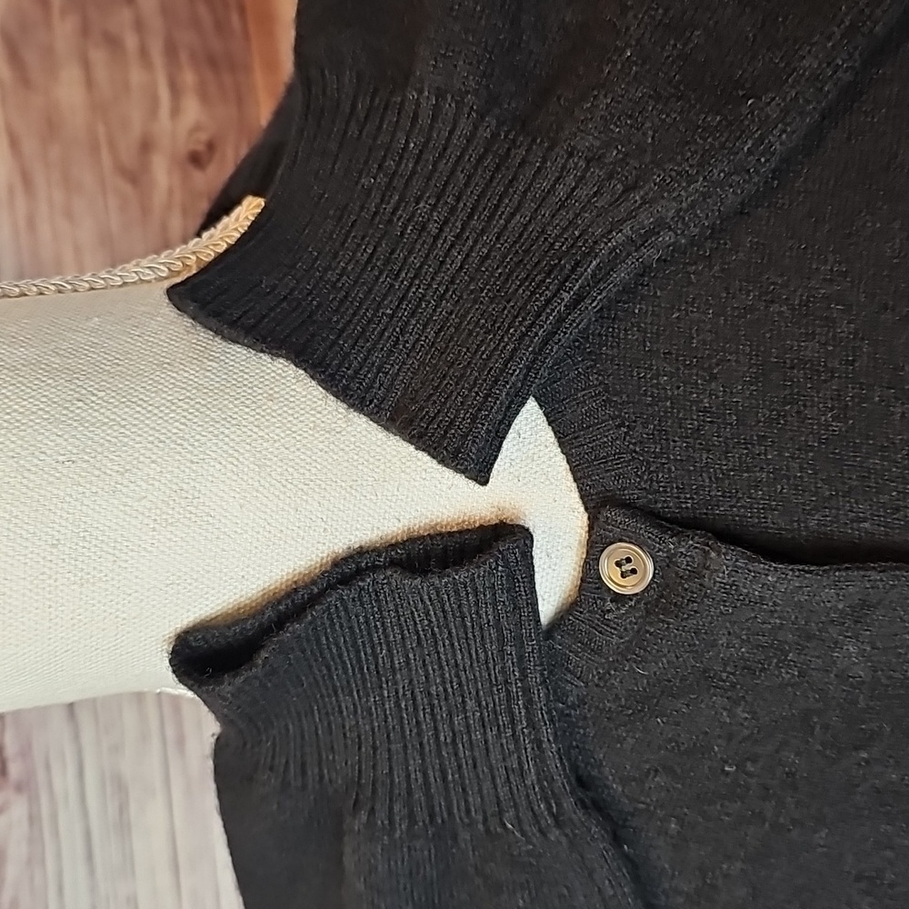J. CREW 100% 2-PLY CASHMERE BLACK LONG SLEEVE BUTTON-UP CARDIGAN *WITH FLAW* - Picture 9 of 16